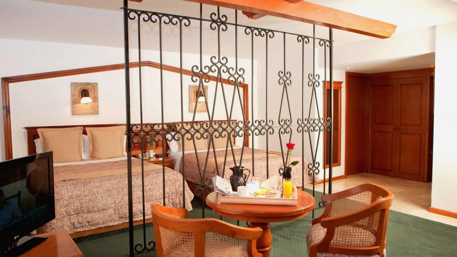 Hotel De Mendoza Guadalajara